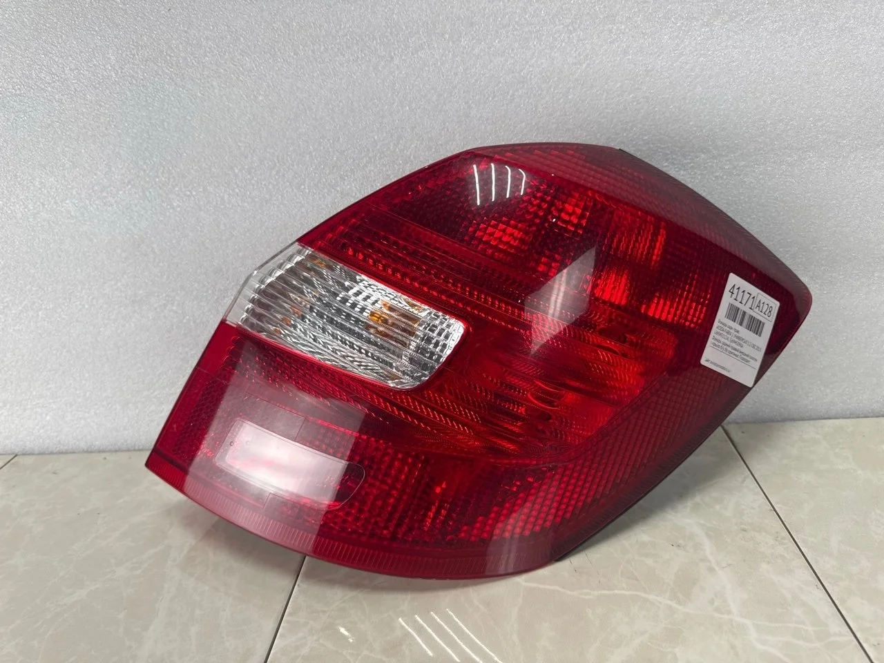 Фонарь Skoda Fabia 2 2013 5J6945112A УНИВЕРСАЛ 1.2 CBZ, задний правый
