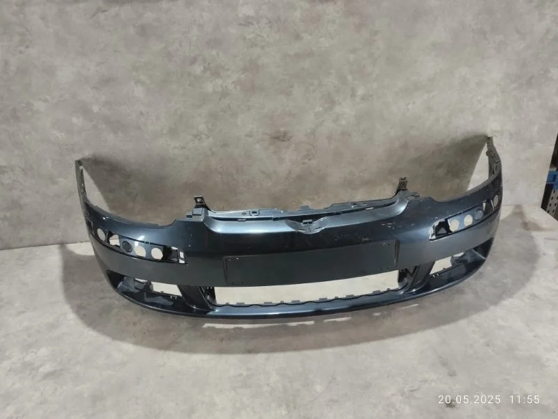 Бампер передний Volkswagen Jetta 1K2