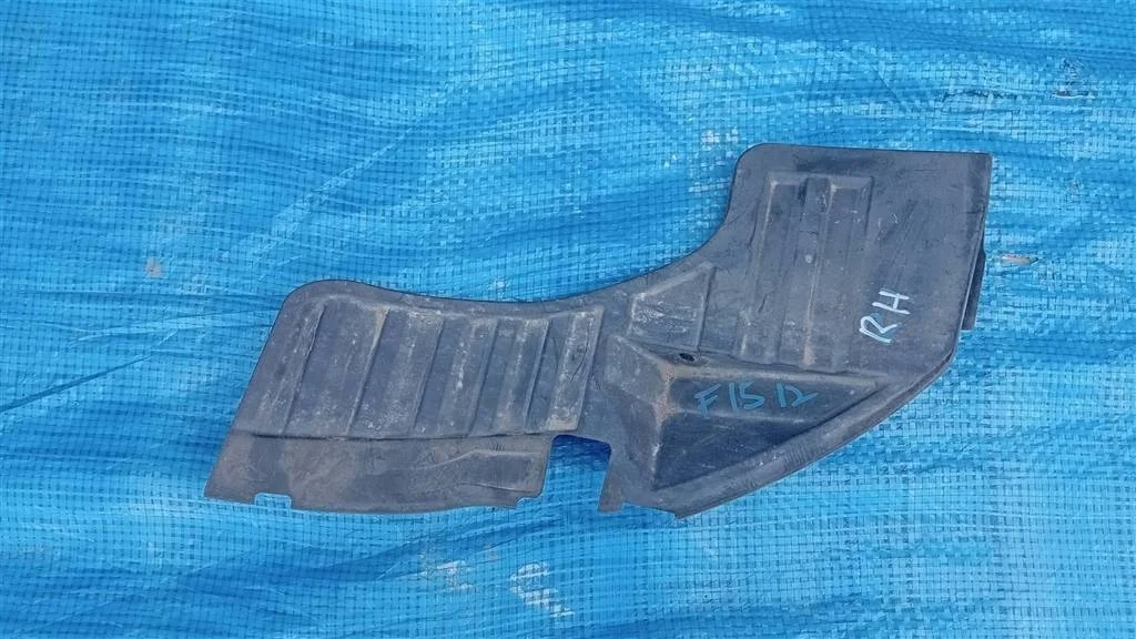 Б.у. пыльник бампера NISSAN JUKE F15E NISSAN JUKE F15E