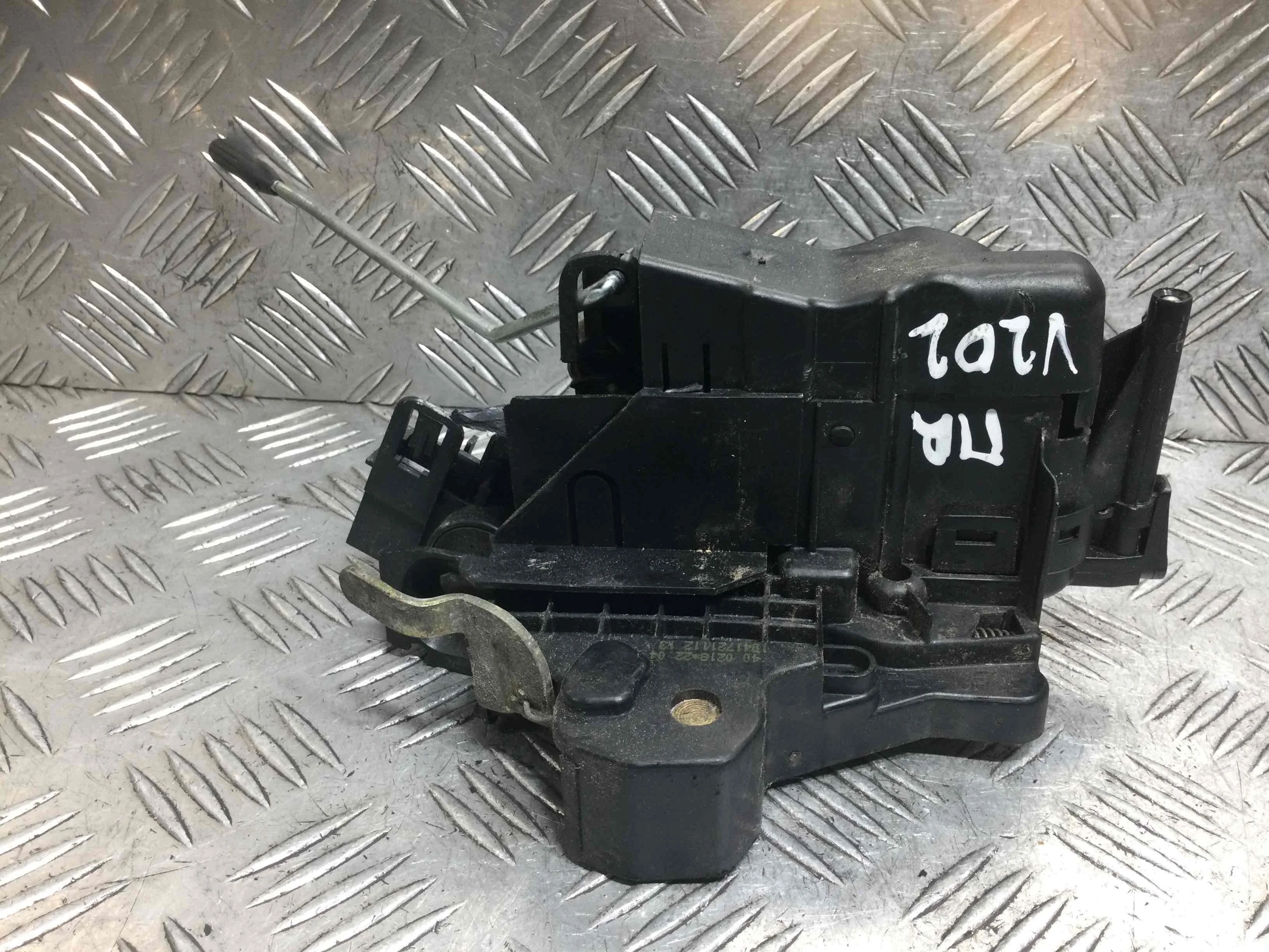 Замок двери передней правой Mercedes E-klasse E-klasse (W210) 1995 - 2003 бензин 2.3 i Механика Седан