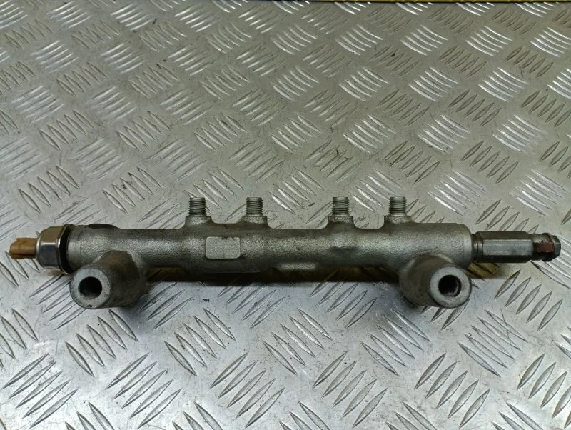 Топливная рампа Nissan Navara (D40) 2004-2015 2010 Пикап