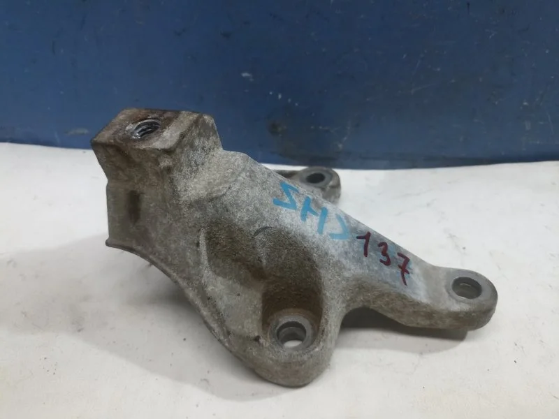 Кронштейн КПП Ford Focus 2 2008 4M517M125FB 1.8 QQDB