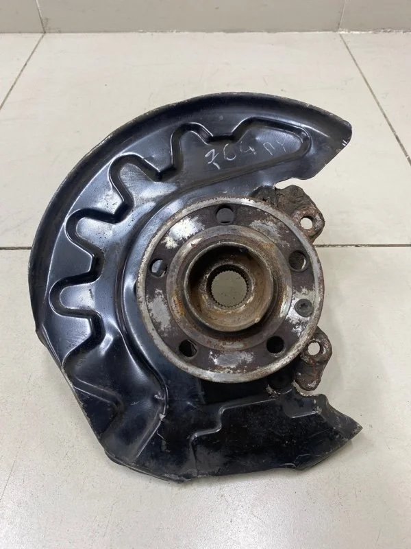 Кулак поворотный передний правый Volkswagen Polo 5