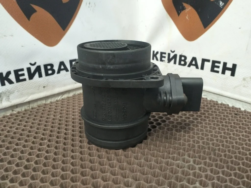 Расходомер воздуха Volkswagen Passat 2004 B6