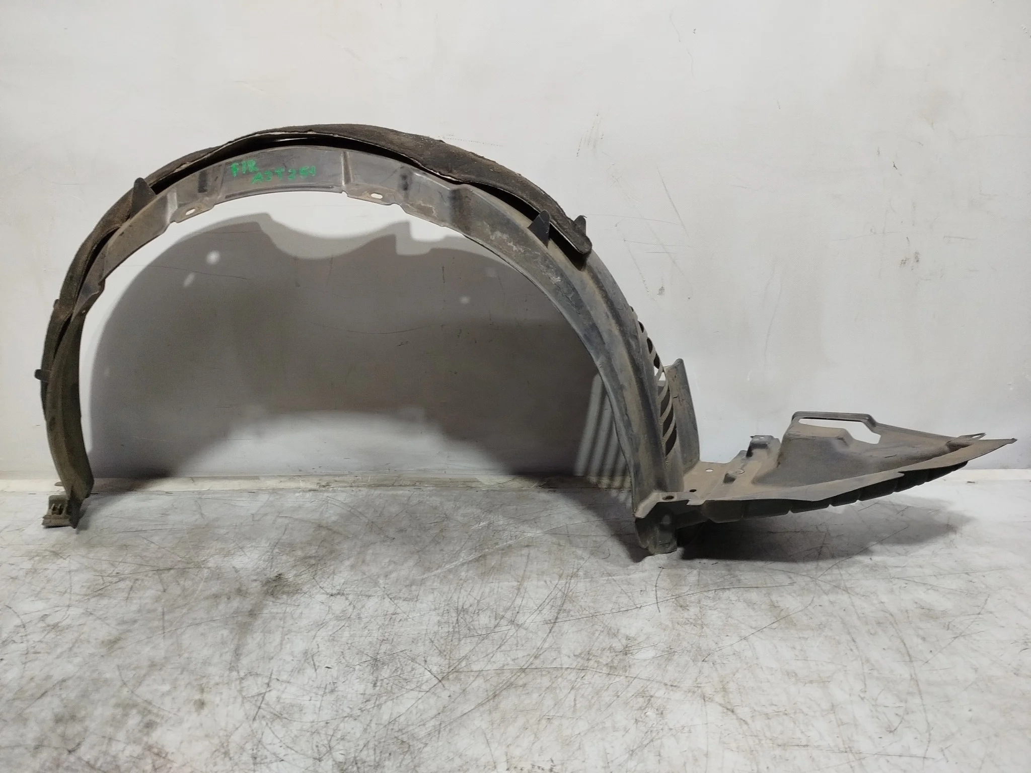 ПОДКРЫЛОК TOYOTA AVENSIS ADT250 ADT251 AZT250 AZT250W AZT251 AZT251W AZT255 AZT255W CDT250 ZZT250 ZZT251 ПЕРЕДНИЙ ПРАВЫЙ 5387505040