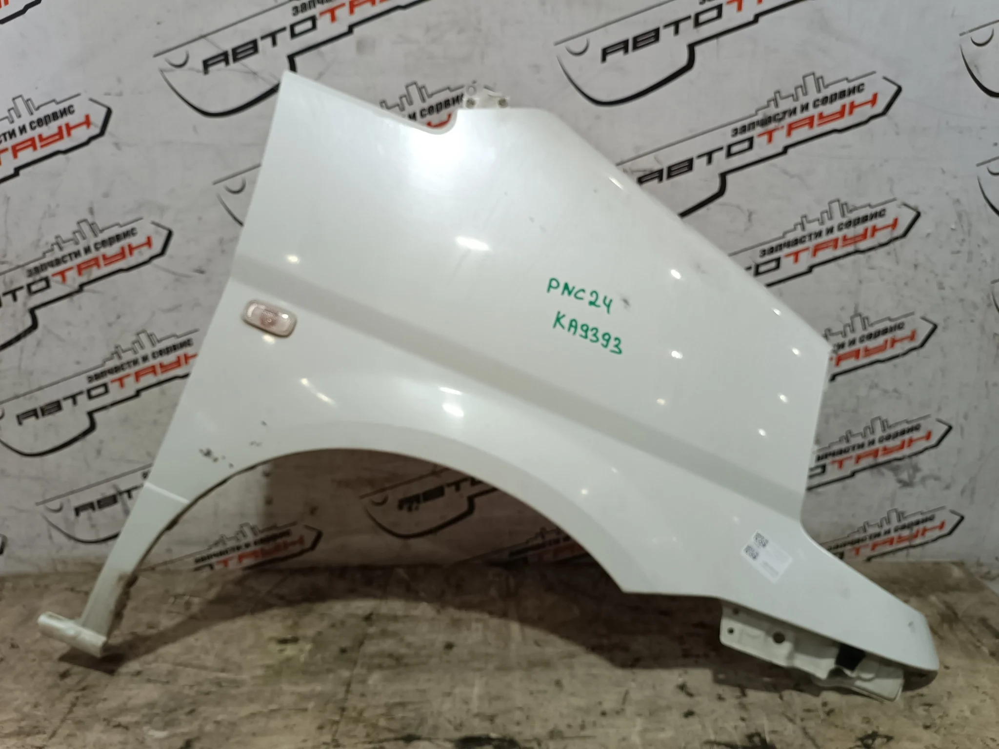КРЫЛО NISSAN SERENA PC24 PNC24 RC24 TC24 TNC24 VC24 VNC24 631004N050 ПЕРЕДНЕЕ ПРАВОЕ белый, QT1 KA9393
