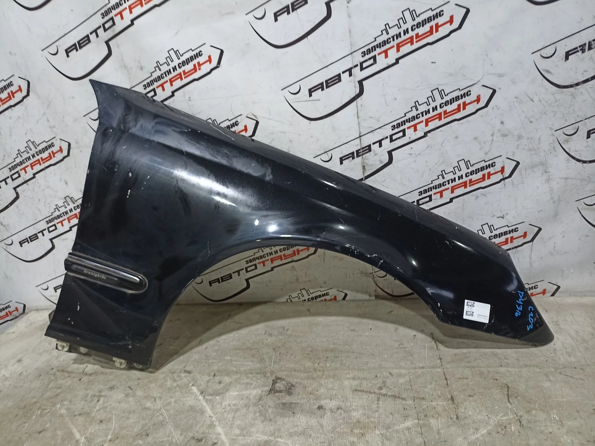 КРЫЛО MERCEDES-BENZ C-CLASS S203 W203 A2038800218 ПЕРЕДНЕЕ ПРАВОЕ черный DY316