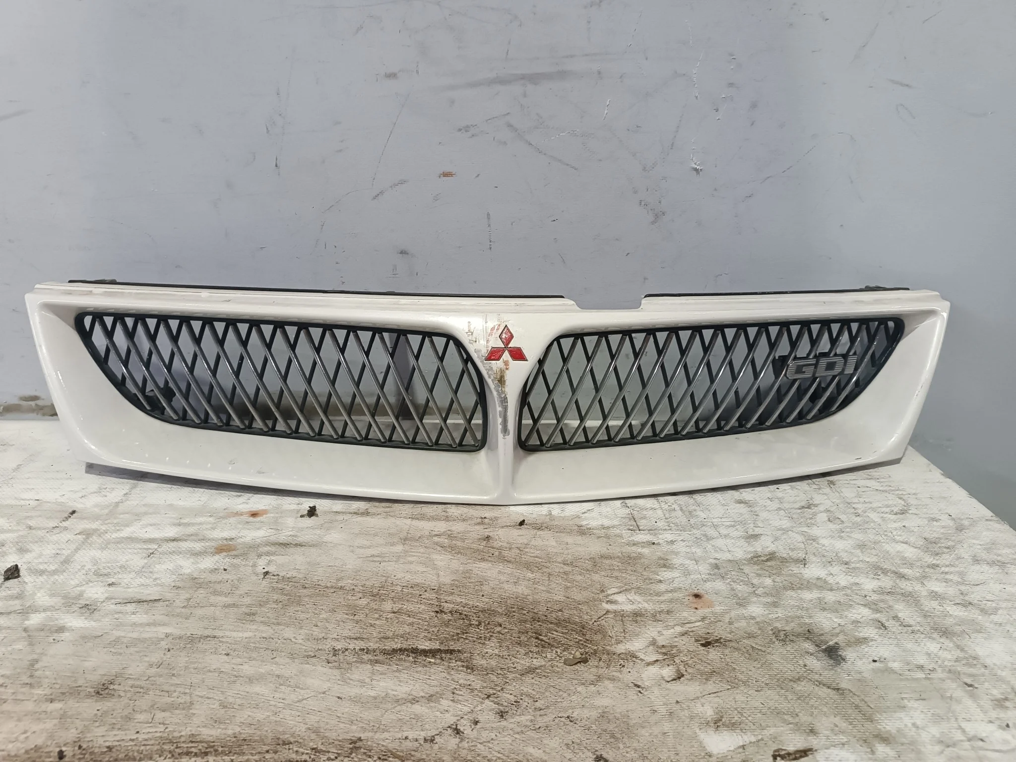 РЕШЕТКА РАДИАТОРА MITSUBISHI DIAMANTE F31A F34A F36A F36W F41A F46A F47A СЕТКА MR492188 NA6801Z