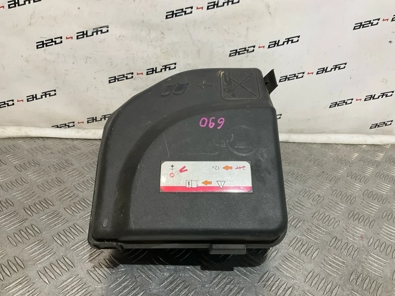 Корпус блока предохранителей Citroen C4 2016 9809171580 B7 1.2