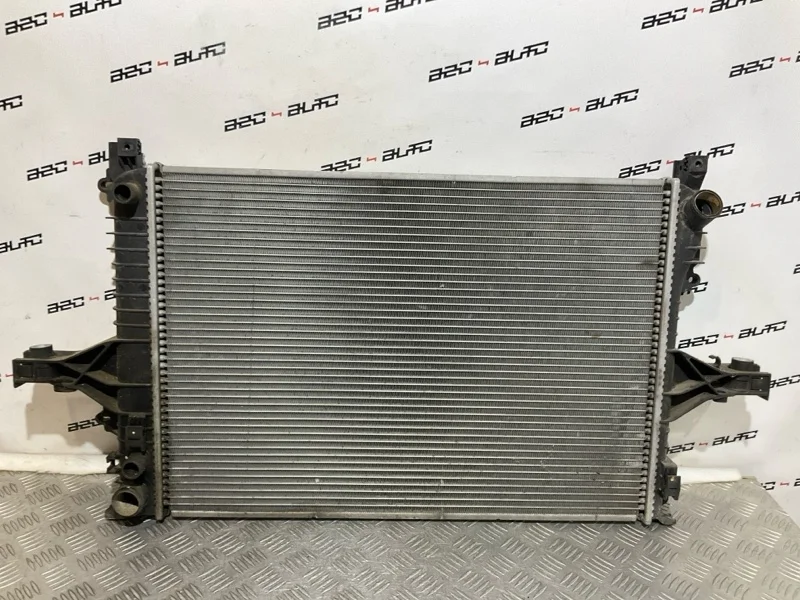 Радиатор охлаждения двигателя Volvo Xc70 2006 30681491 1 2.5