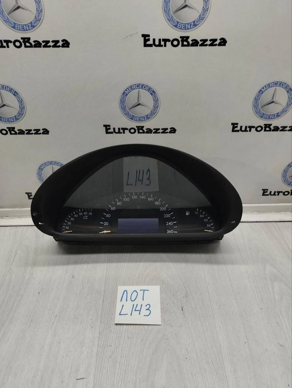 Приборная панель Mercedes W203
