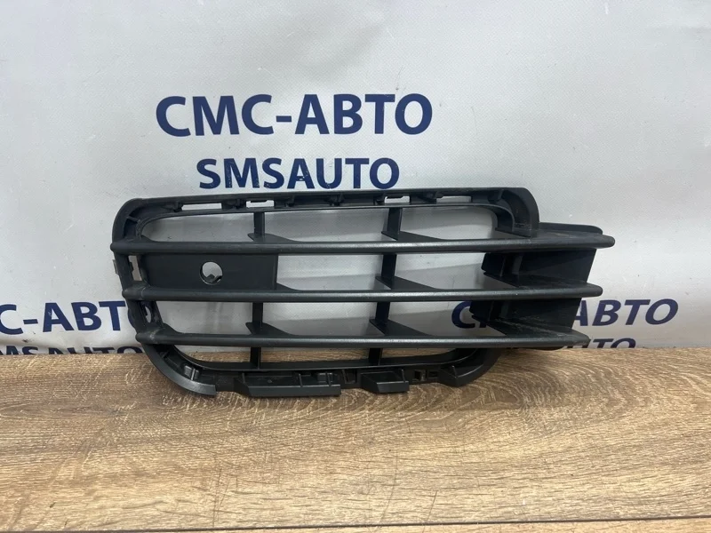 Заглушка бампера Volkswagen Touareg 7P6854661 NF 3.0 CGE, левая