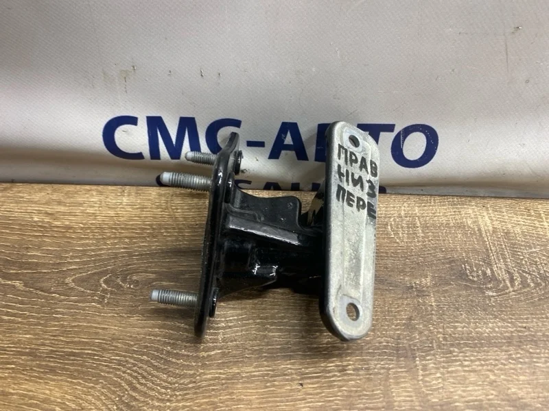 Петля двери нижняя Mercedes-Benz Ml A1667200437 W166 642.826, передняя правая