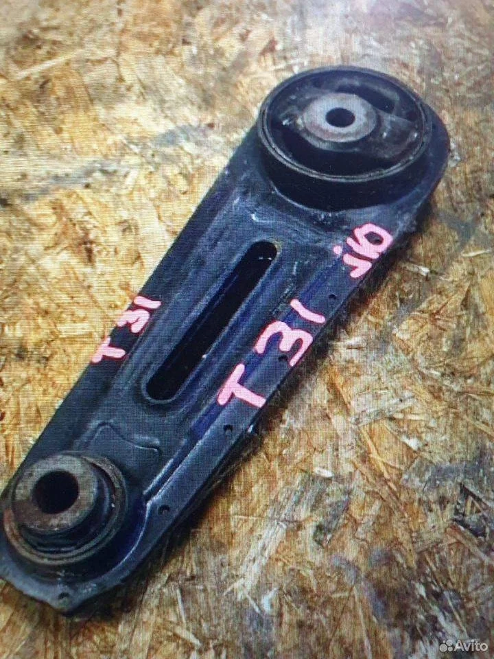 Опора двигателя задняя Nissan X-Trail II (2007—2011)