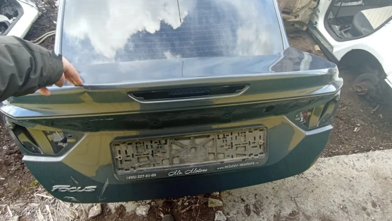 Крышка багажника Ford Focus 3 2011-2019