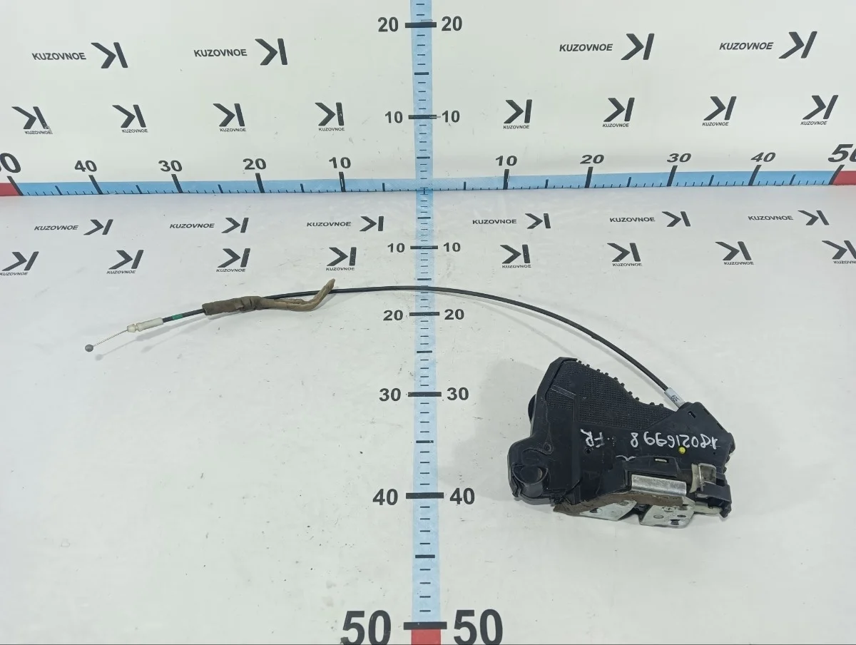 Замок двери Toyota Land Cruiser J200