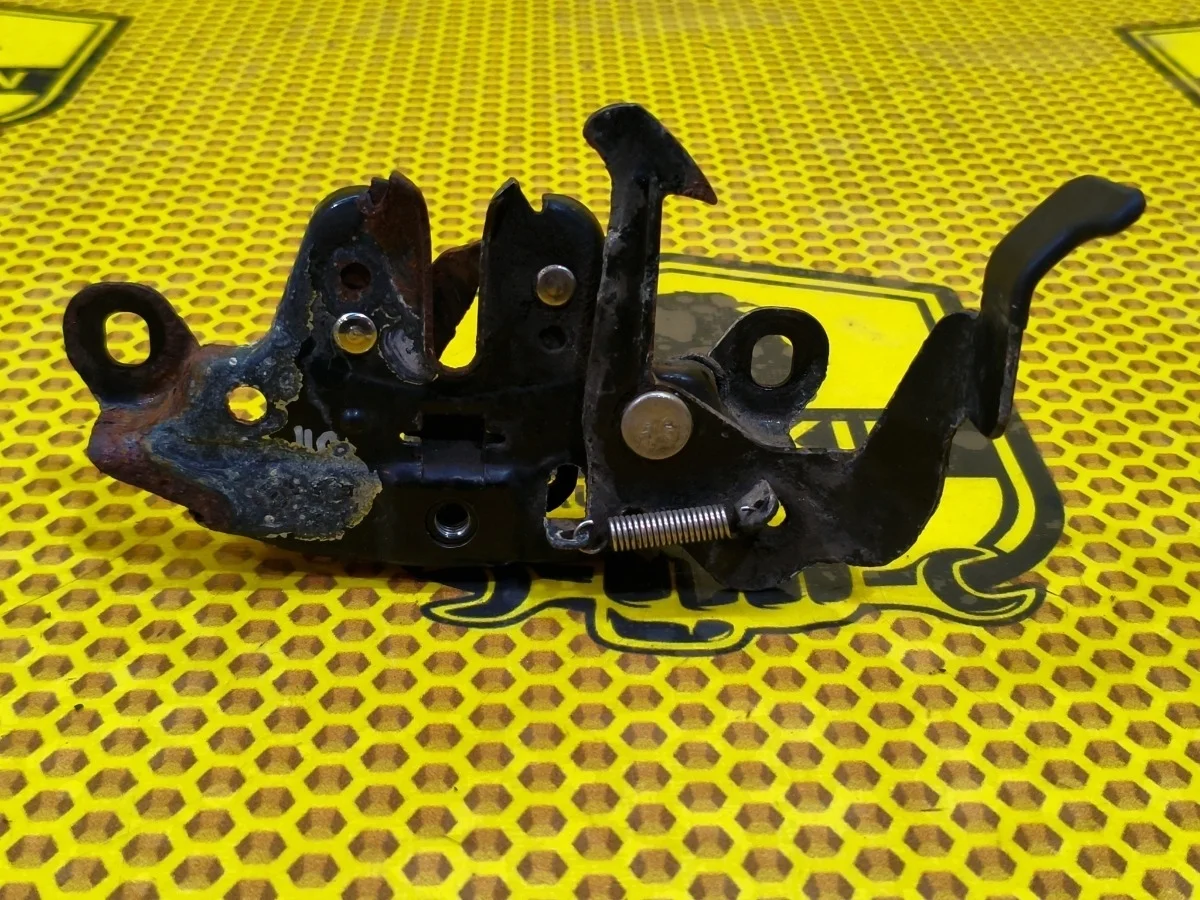 Замок капота Nissan Qashqai 2012 J10