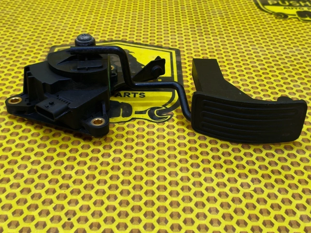 Педаль газа акселератор Nissan Qashqai 2012 J10