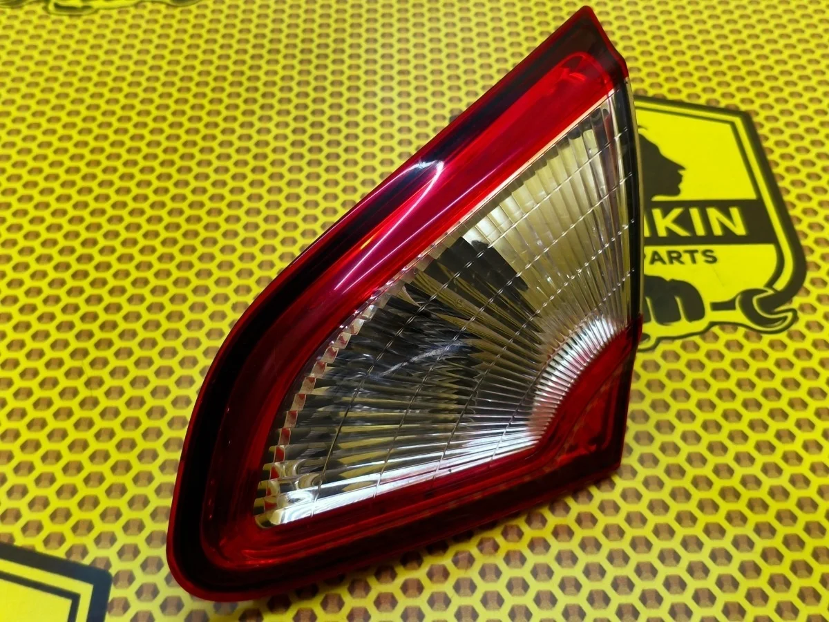 Фонарь крышки багажника Nissan Qashqai 2012 J10