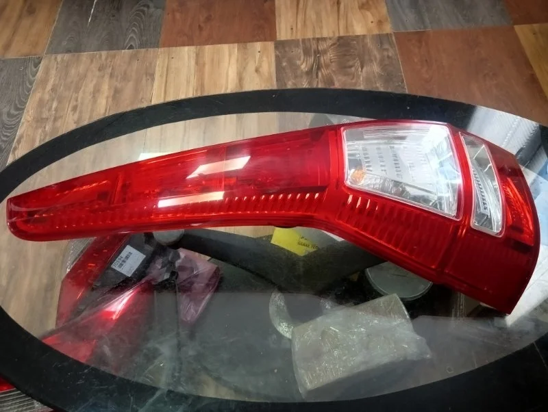 Фонарь Honda CR-V 3 2007-2012