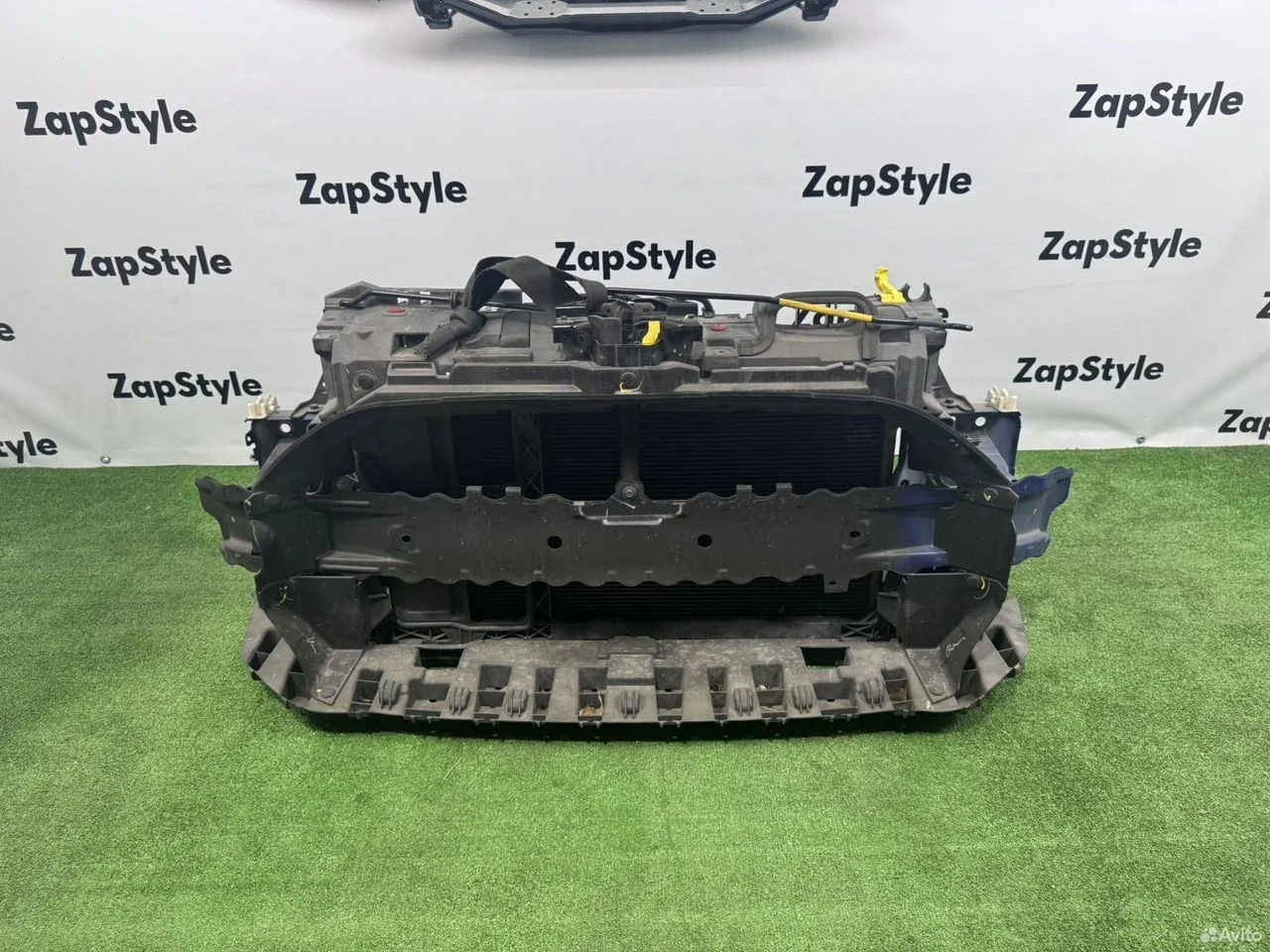 Панель передняя (телевизор) ford fiesta 6 2012-19г