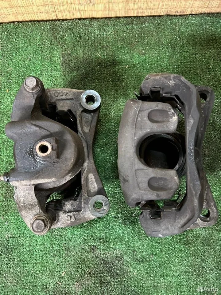 Суппорт тормозной передний Ниссан Теана J31