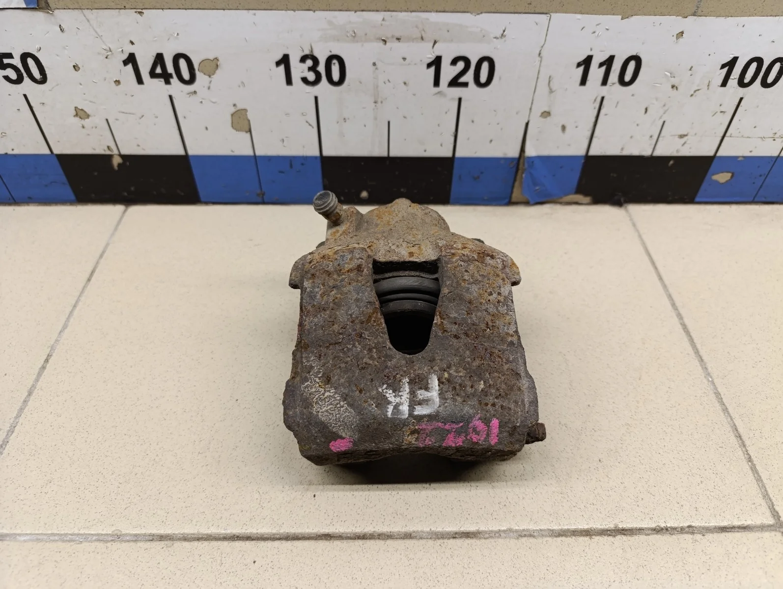 Суппорт передний правый A3 (8L1) 1996-2003