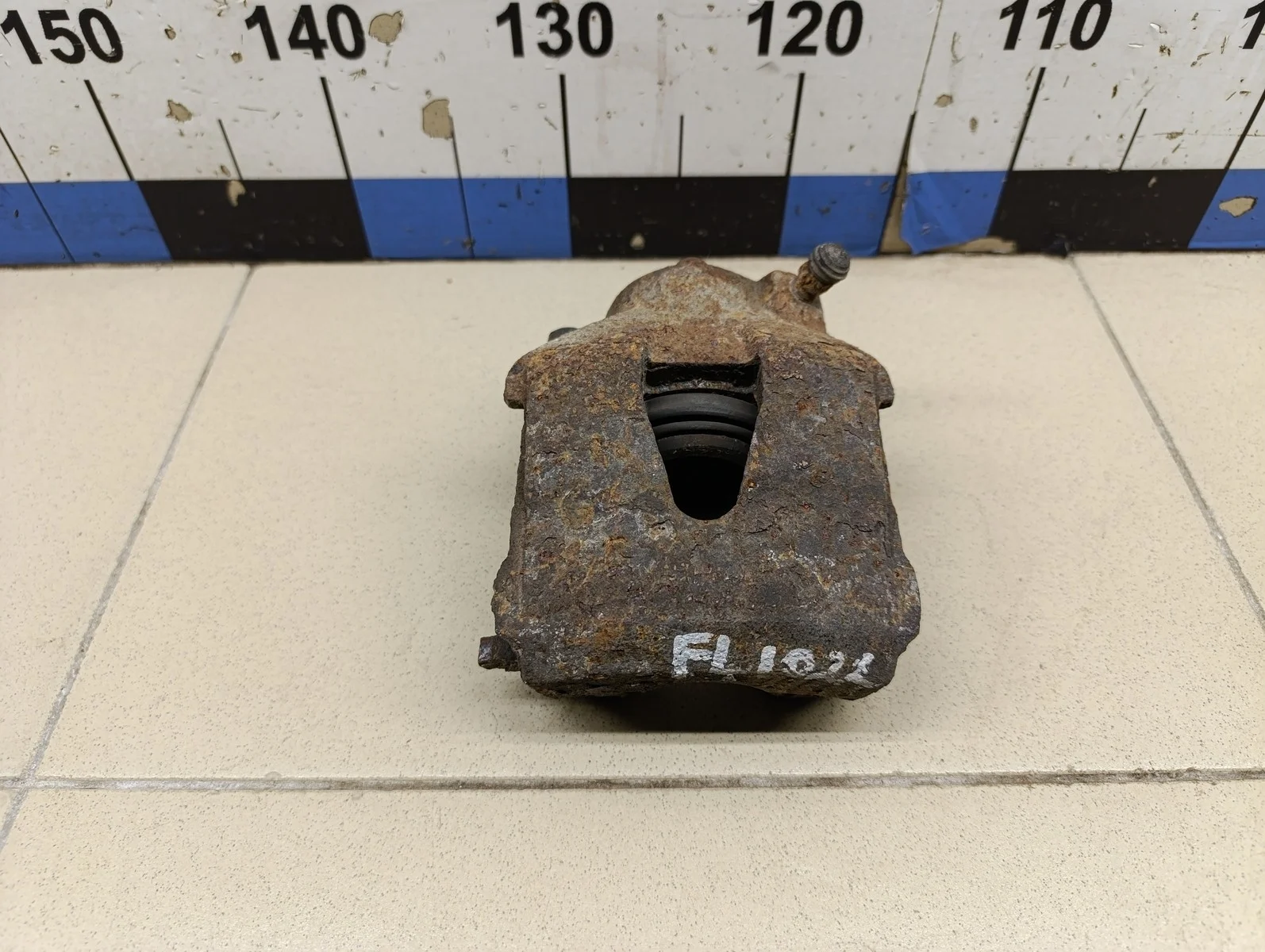 Суппорт передний левый A3 (8L1) 1996-2003