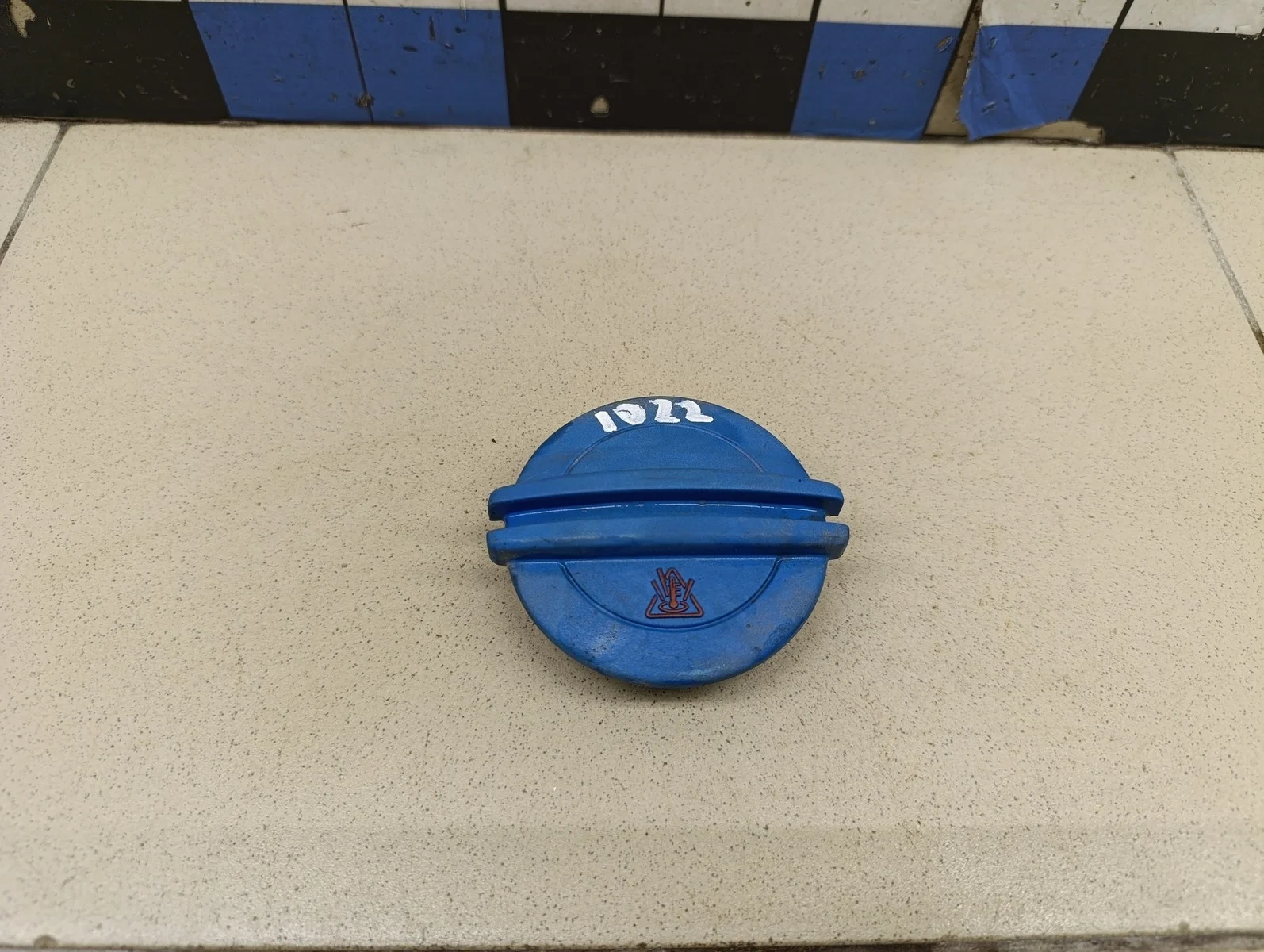 Крышка расширительного бачка A3 (8L1) 1996-2003