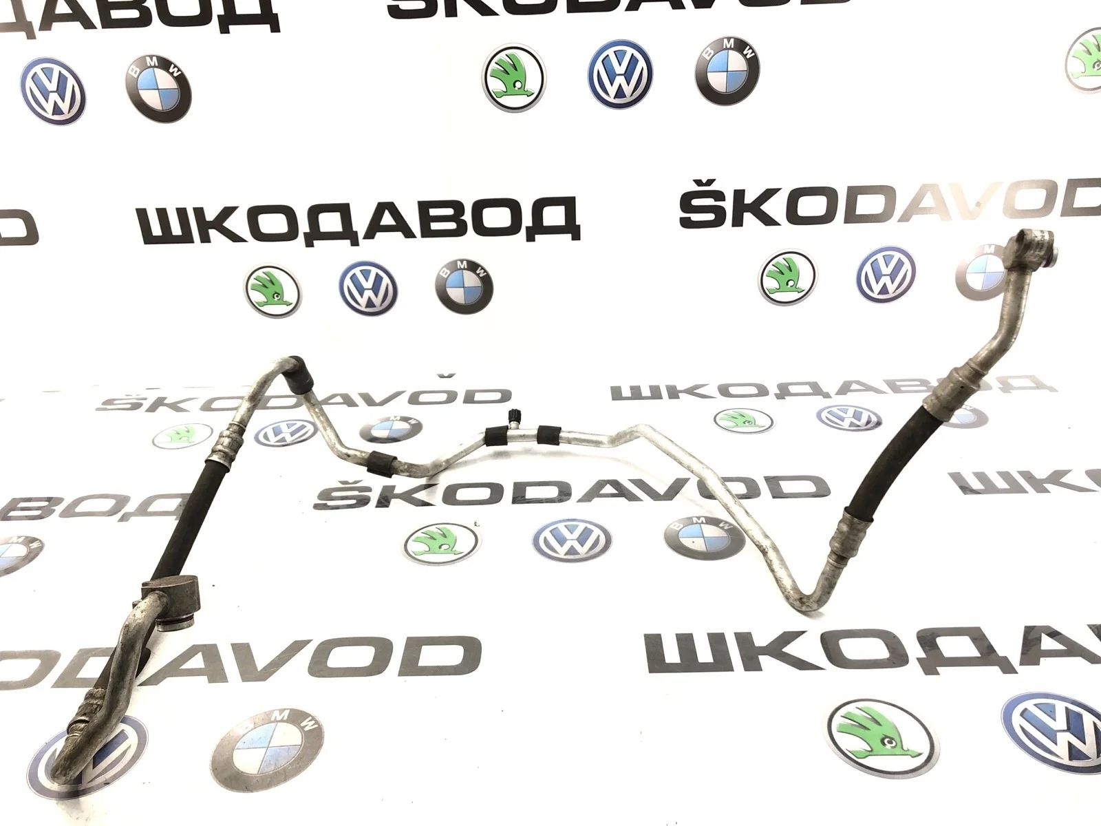 Трубка кондиционера толстая Skoda Octavia 2010 1K0820743BQ A5 (1Z) 1.4 CAXA