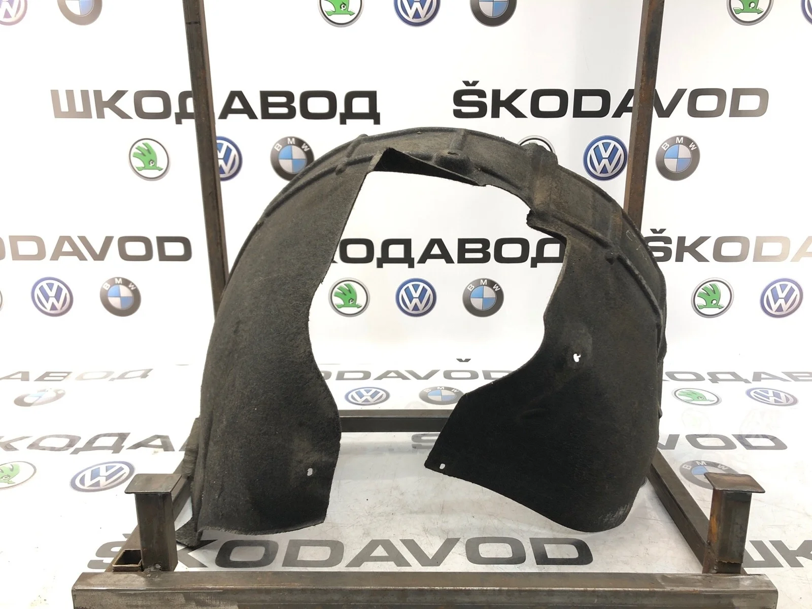 Подкрылок Skoda Octavia 2011 1Z0809957C A5 (1Z) 1.6 BSE, передний левый