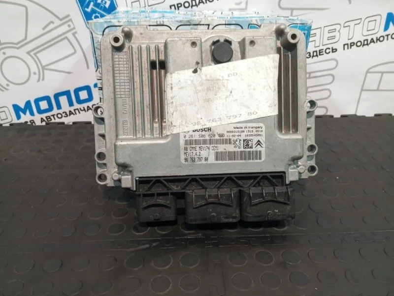 Блок управления двигателем Peugeot 308 5F02 EP6CDT