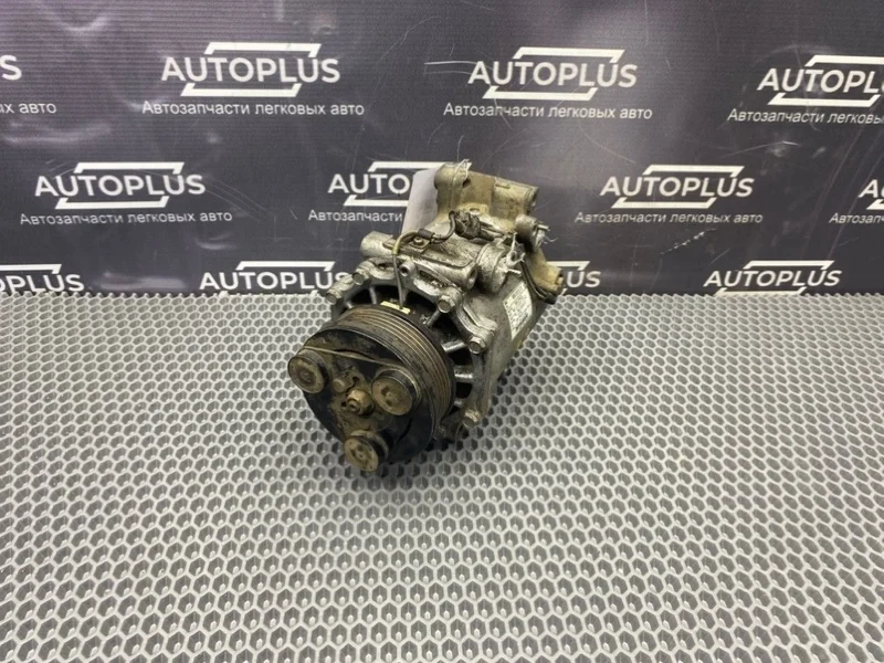 Компрессор кондиционера Mitsubishi Lancer 9 MN185570 1.6