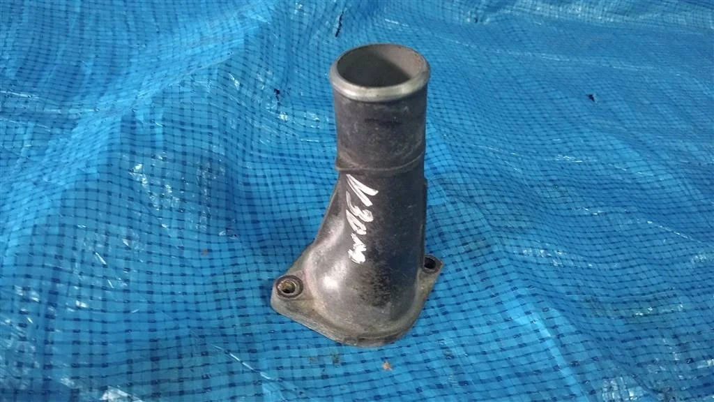 Б.у. крышка термостата TOYOTA CAMRY V30 ACV30 TOYOTA CAMRY V30 ACV30