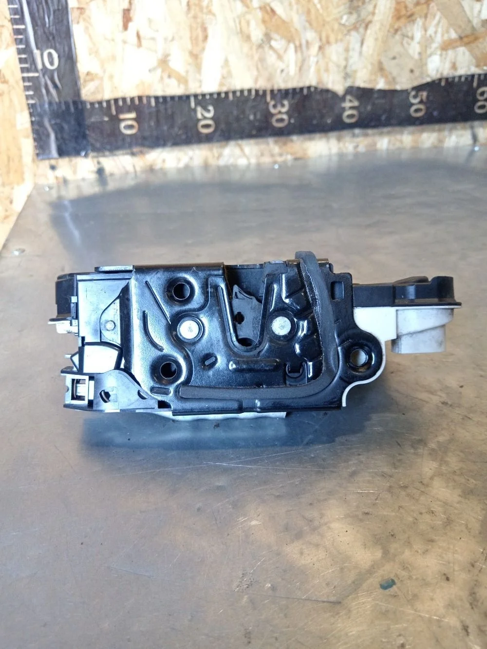 Замок двери передней правой Volkswagen Tiguan I (2007—2011) 2010 2T/C9X