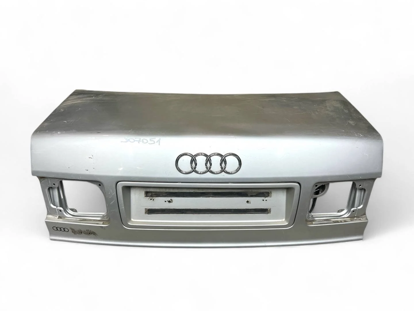 крышка (дверь) багажника Audi A8 D2/4D  1998