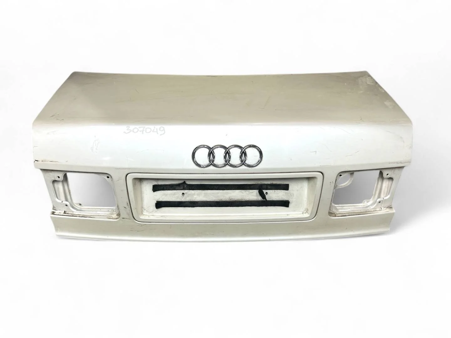 крышка (дверь) багажника Audi A8 D2/4D  1998
