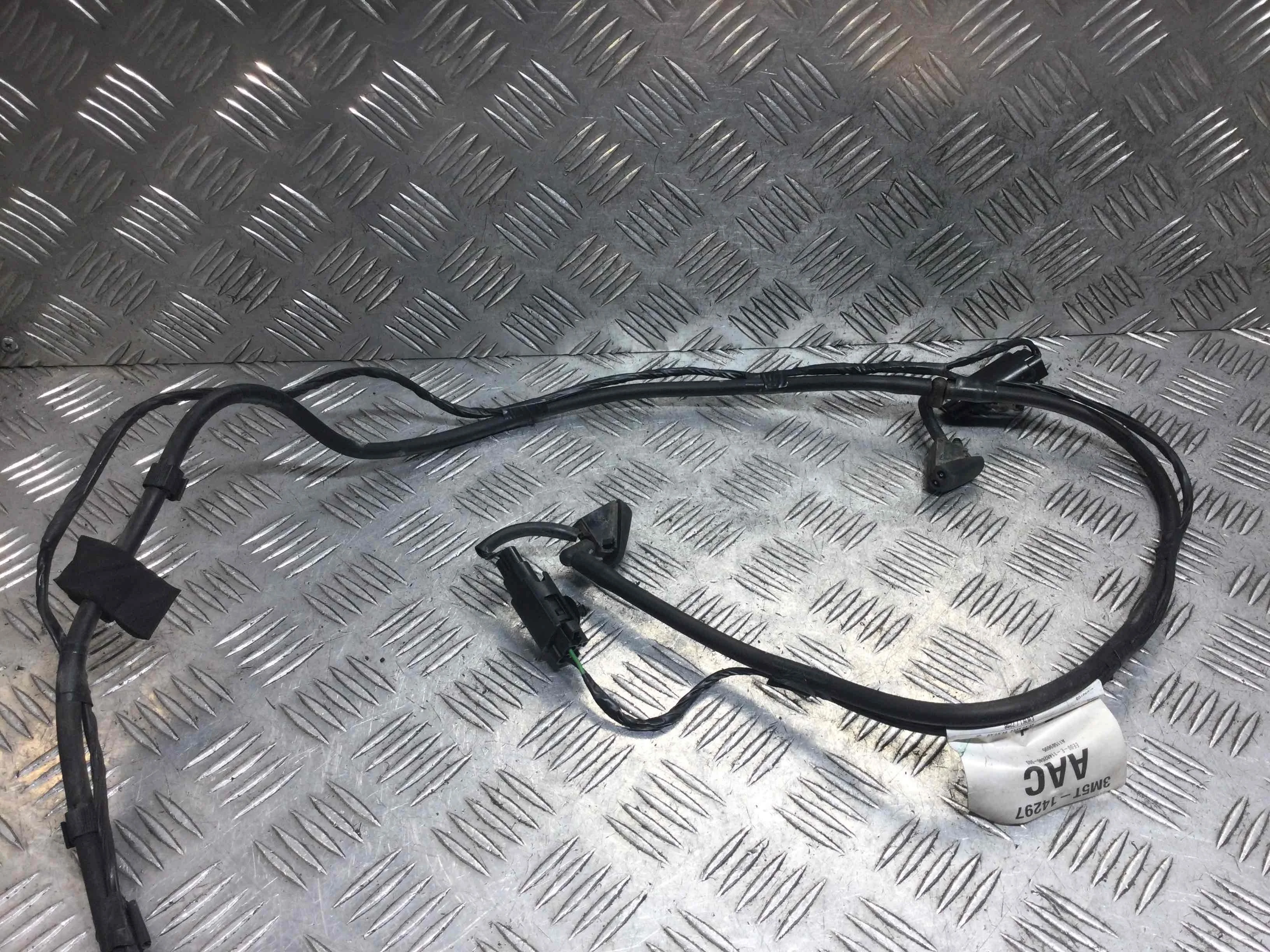 Форсунка омывателя Ford C-MAX 1 поколение (2003-2007) бензин 1.8 i Механика Минивэн