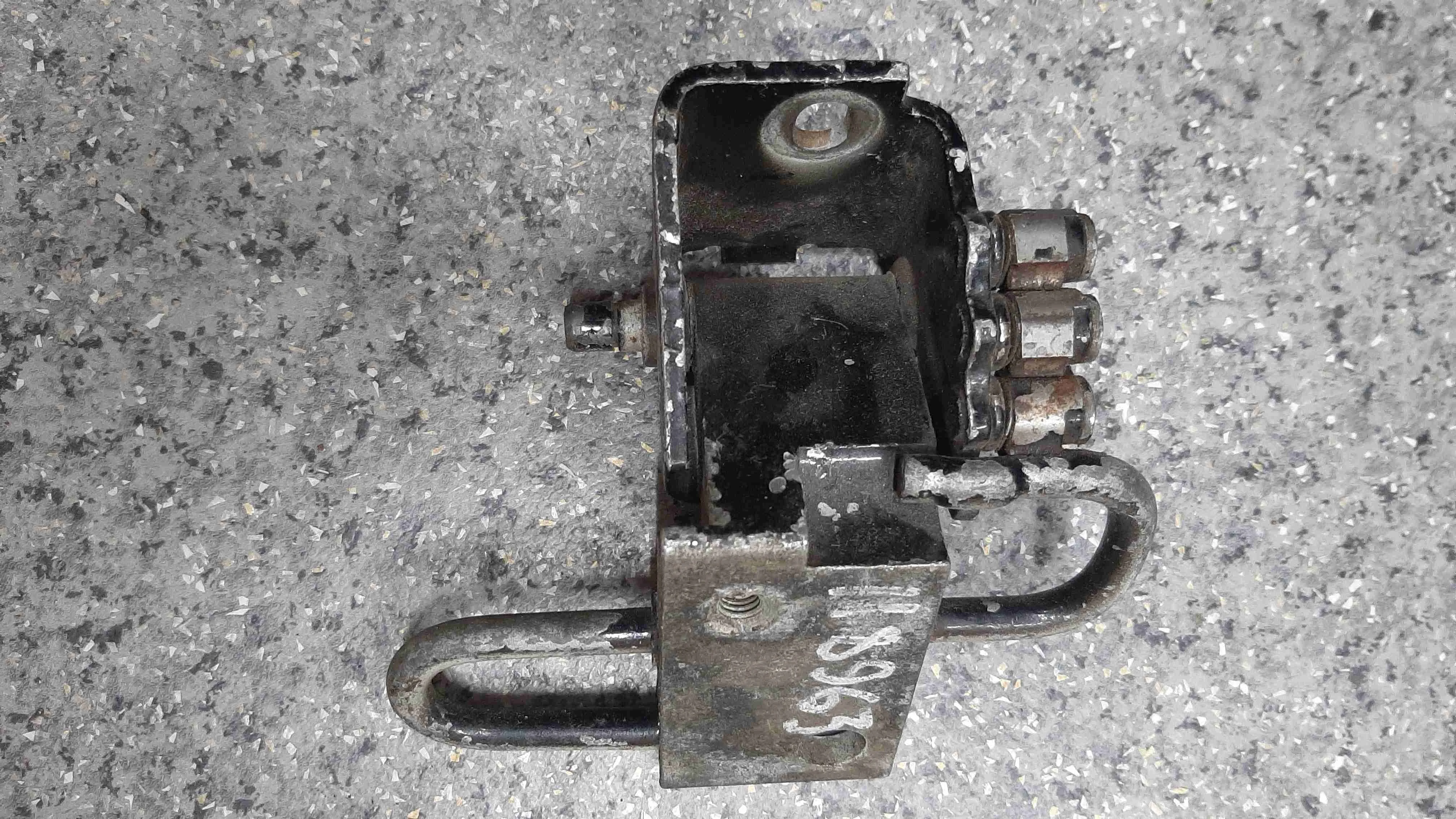 Петля двери передней правой Audi A6 C5 (4B) 1997-2001 2001