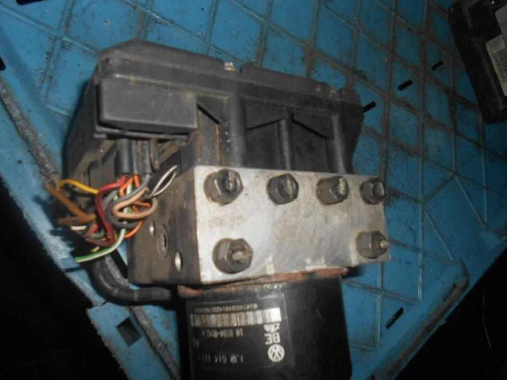 Блок ABS Volkswagen Golf IV (1J) 1997-2004 1999