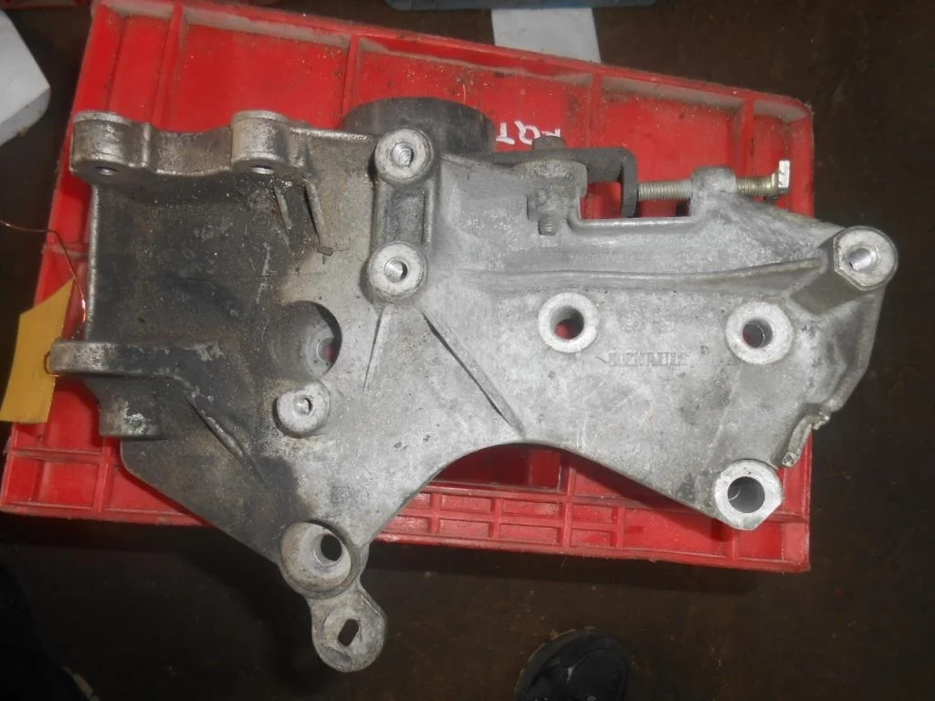 Кронштейн генератора Renault Scenic II (JM) 2003-2006 2004 1,6 Бензин