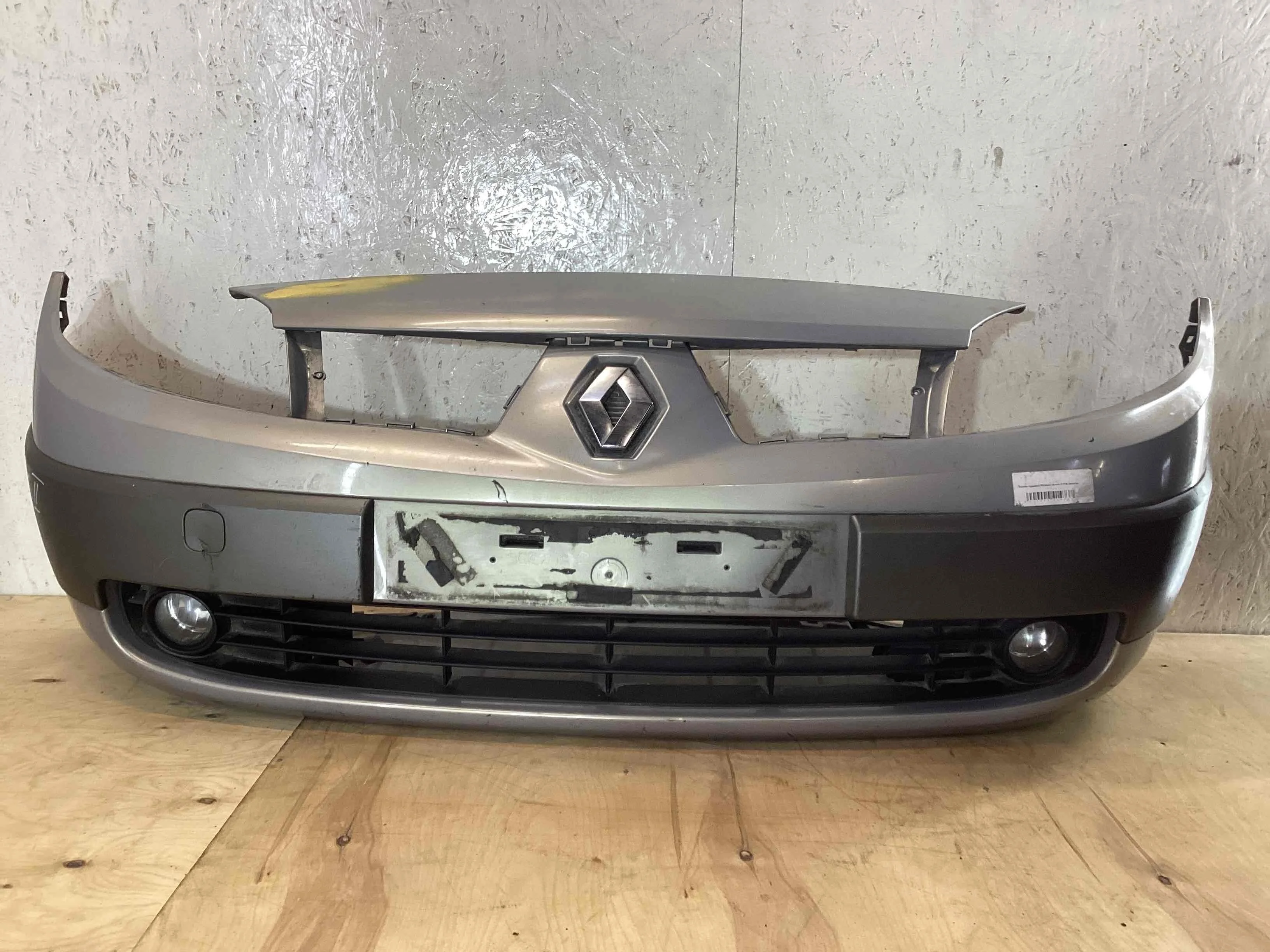 Бампер передний Renault Scenic II (JM) 2003-2006 2003 1,6 Бензин МКПП Минивэн
