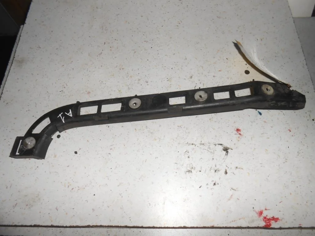 Кронштейн крепления бампера заднего Opel Vectra Vectra C 2002-2005 2002    Хэтчбек