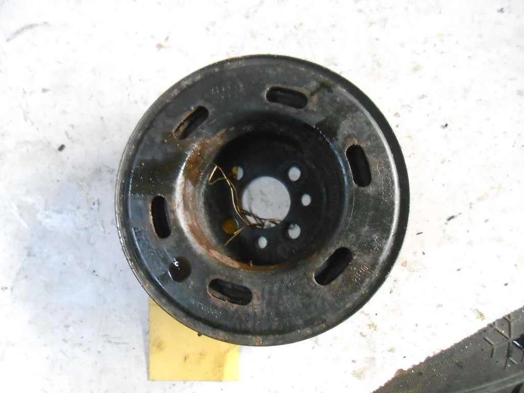 Шкив коленвала Audi A4 B6 (8EC, 8E5) 2000-2006 2002 2,0 Бензин