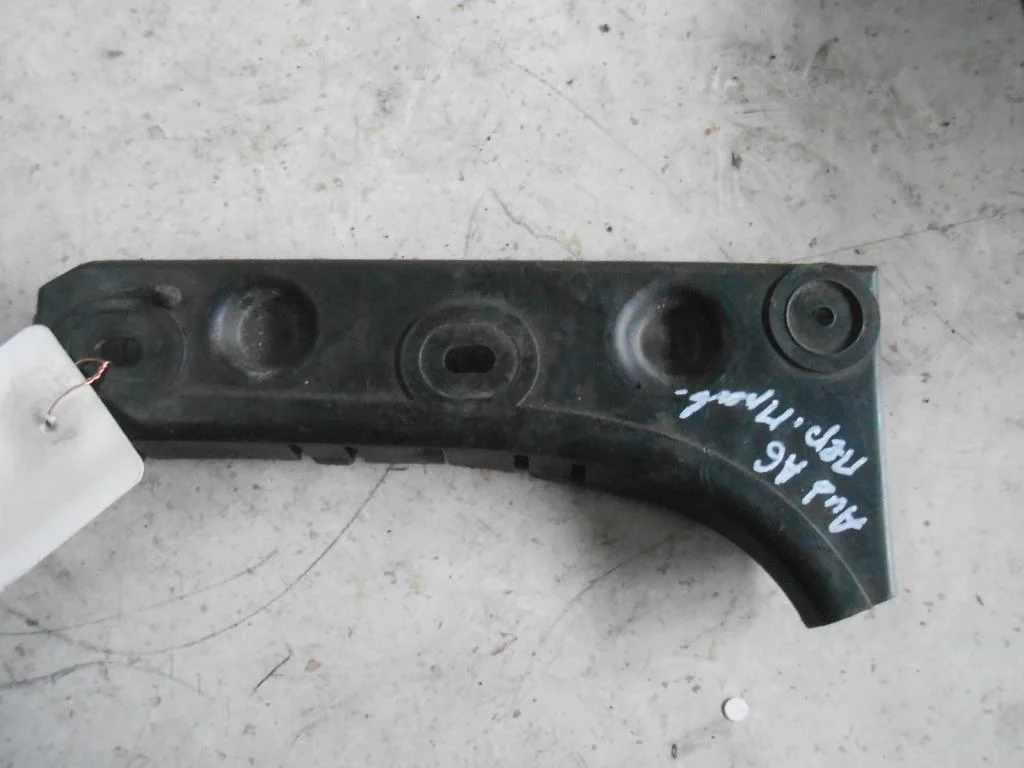 Кронштейн крепления бампера переднего Audi A6 C5 (4B) 2001-2004 рестайлинг 2002
