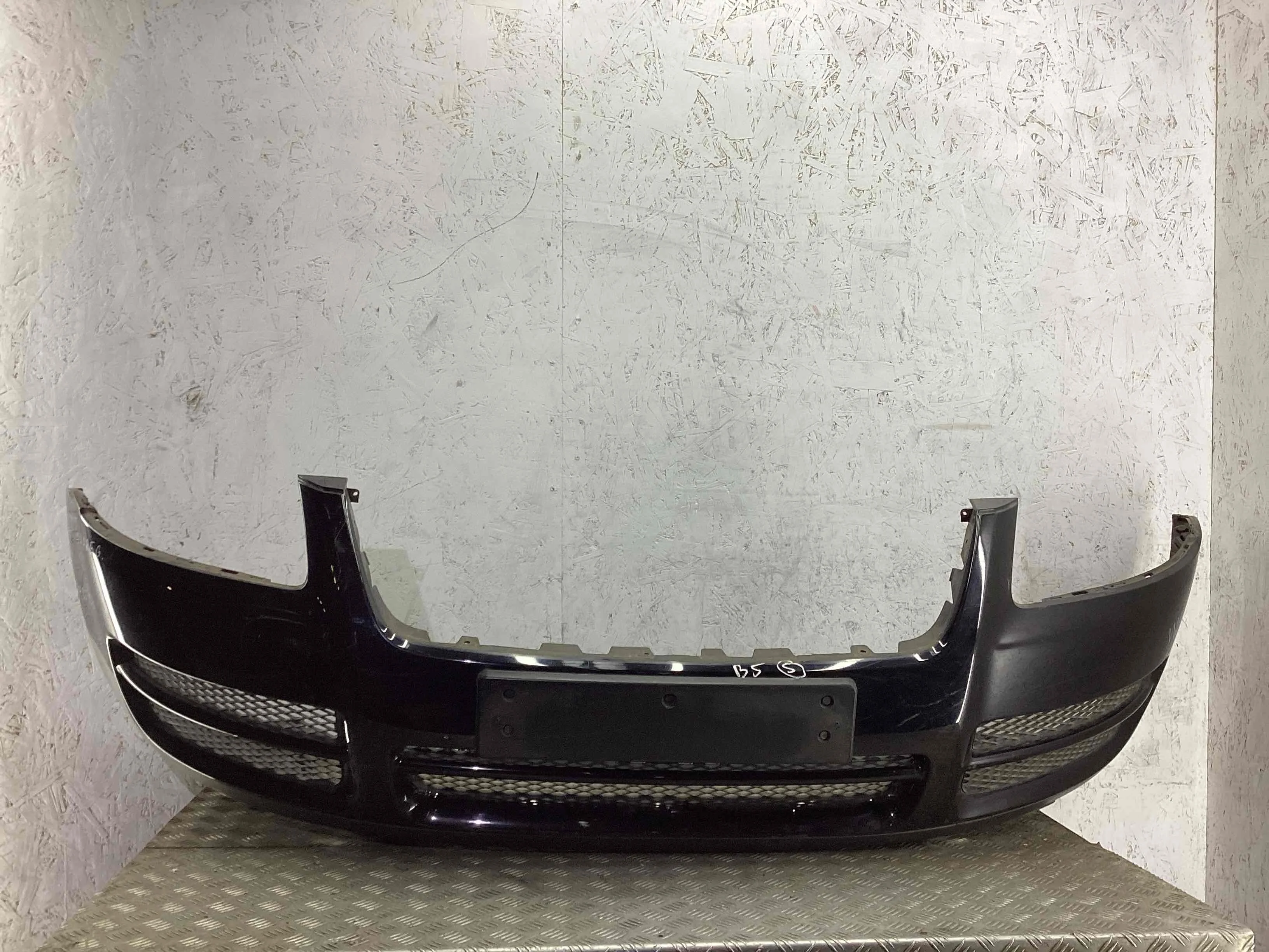 Бампер передний Volkswagen Touareg I (7L) 2002-2006 2005 3,0 Дизель АКПП Внедорожник