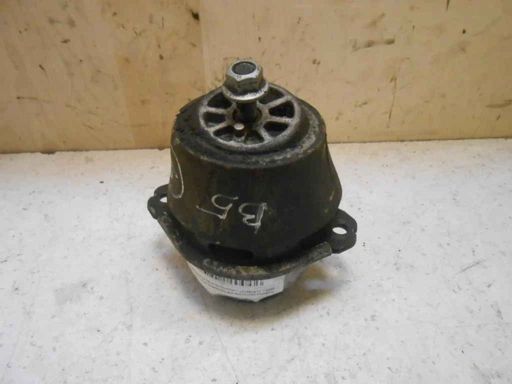 Подушка крепления двигателя Volkswagen Touareg I (7L) 2002-2006 2005