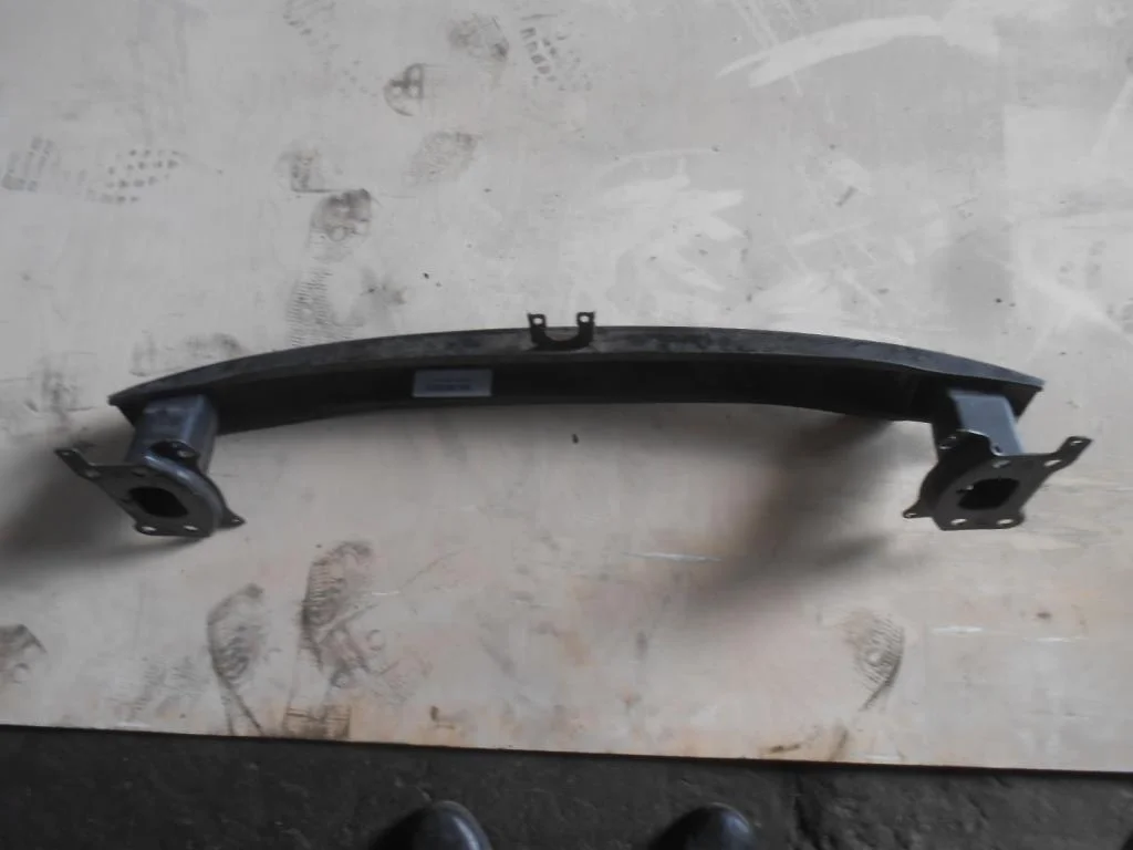 Усилитель бампера переднего Volkswagen Golf V (1K) 2004-2009 2006