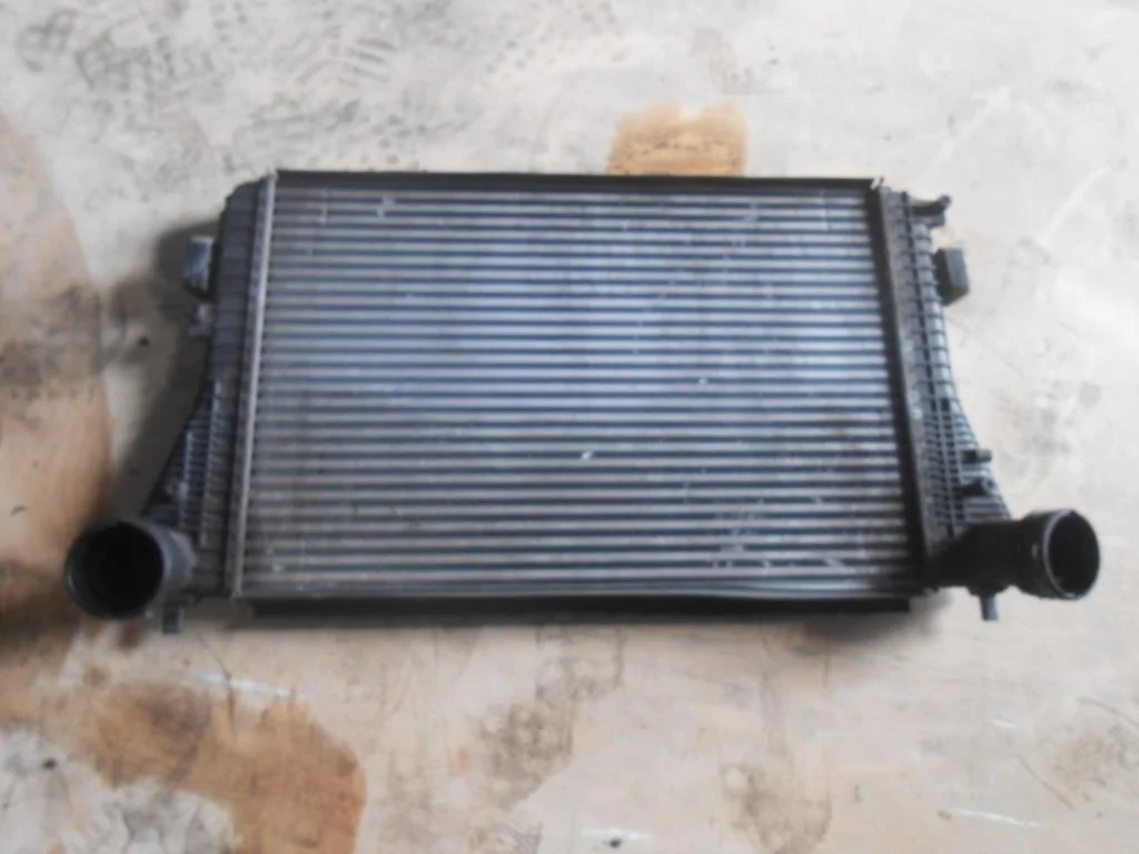 Интеркулер Volkswagen Golf V (1K) 2004-2009 2006