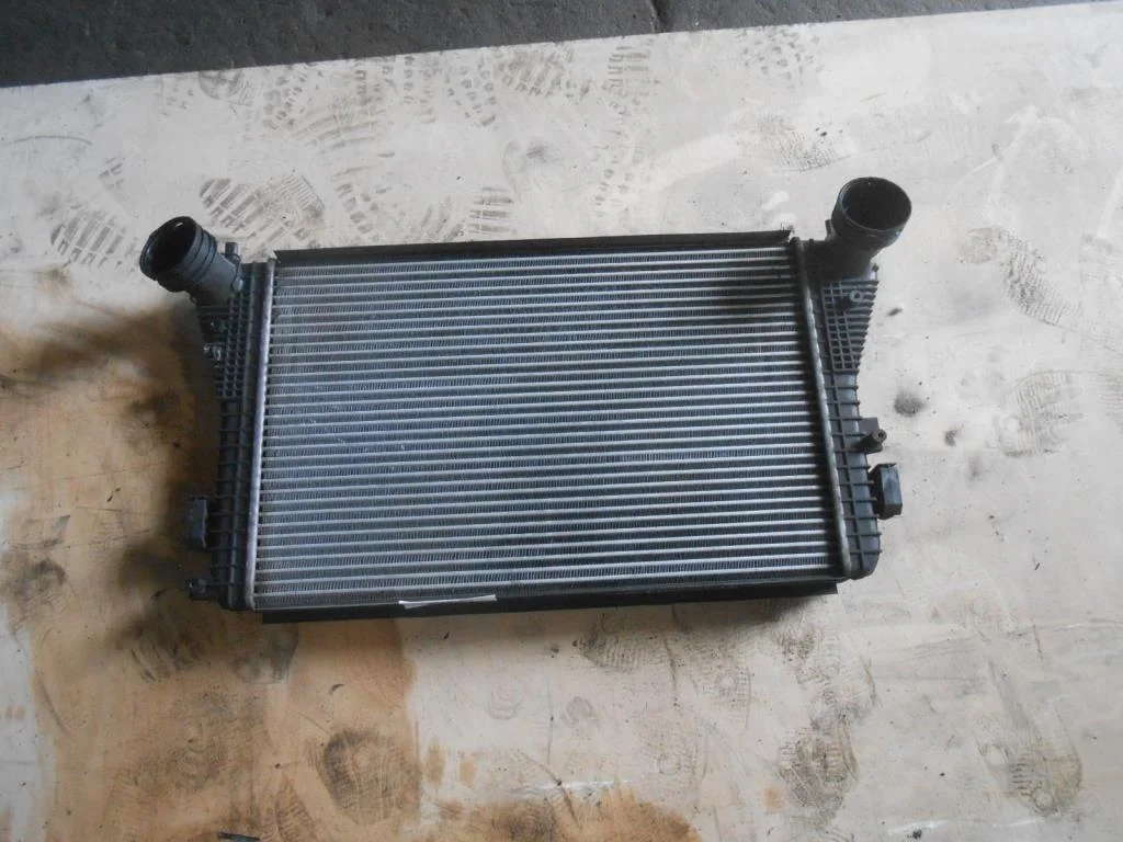 Интеркулер Volkswagen Jetta V (1K) 2005-2011 2005